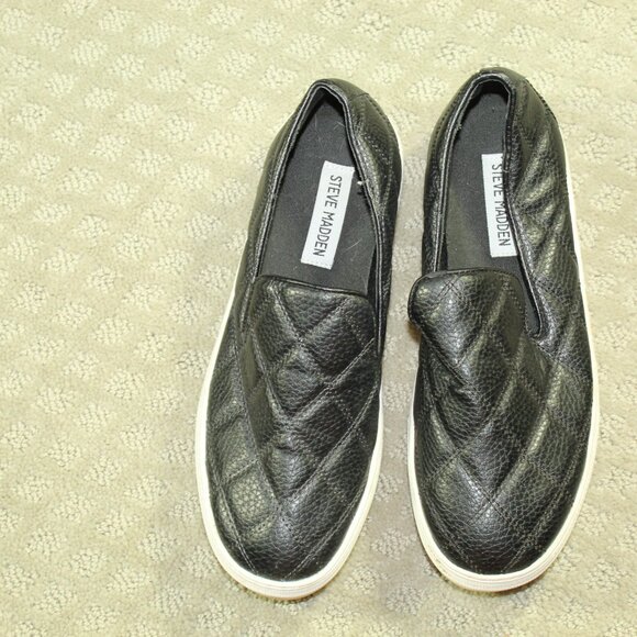 Steve Madden Women's 7M Black Quilted Sneakers - Picture 2 of 7